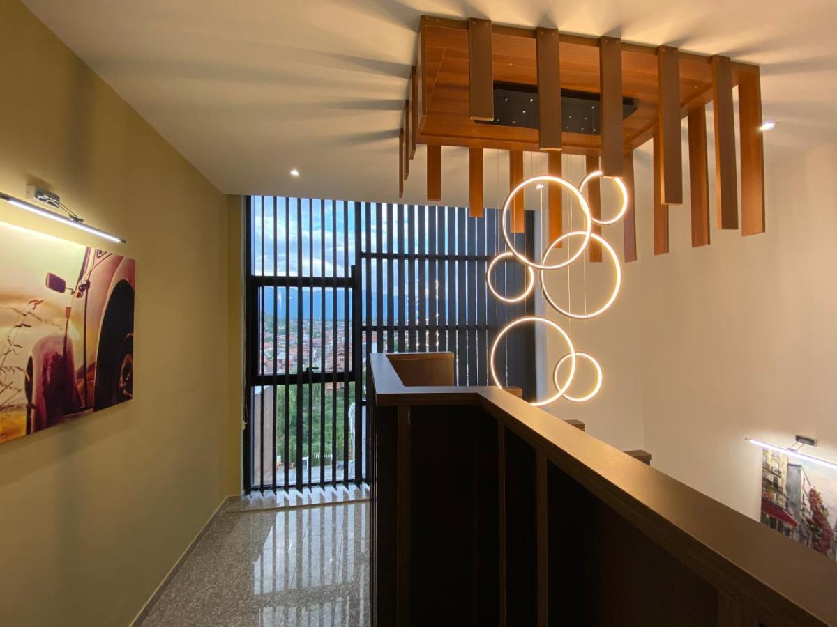 Kuint Hotel Peje Luaran gambar