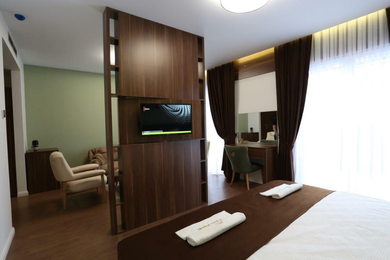 Kuint Hotel Peje Luaran gambar